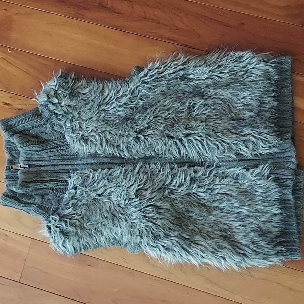 Faux fur nit vest
